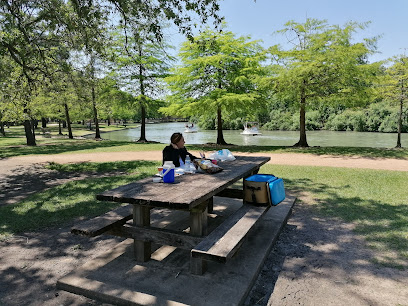 Lake Picnic Area
