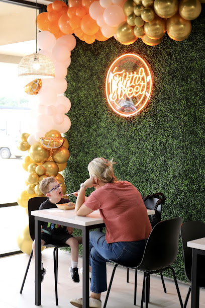 fifth street Gourmet popsicle and treats