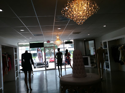 Luxo Boutique - Chimney Rock