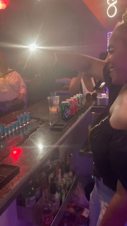 Marlos Bar & Lounge