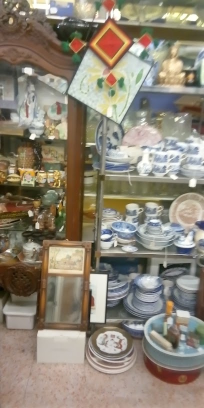 Lovejoy's Antiques & Collectibles