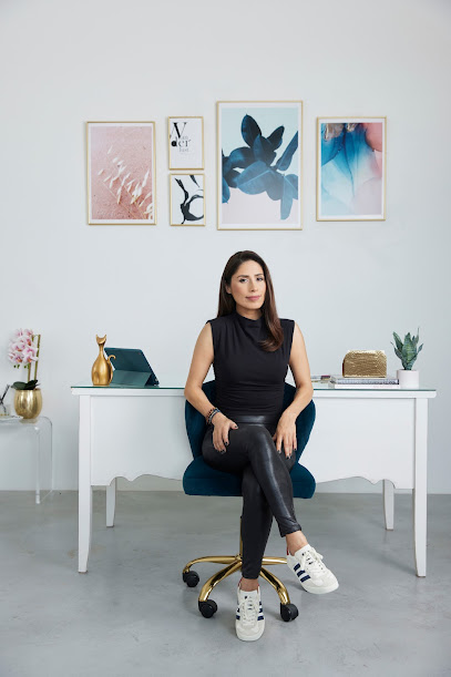 Lisa Pelayo: Makeup and Beauty